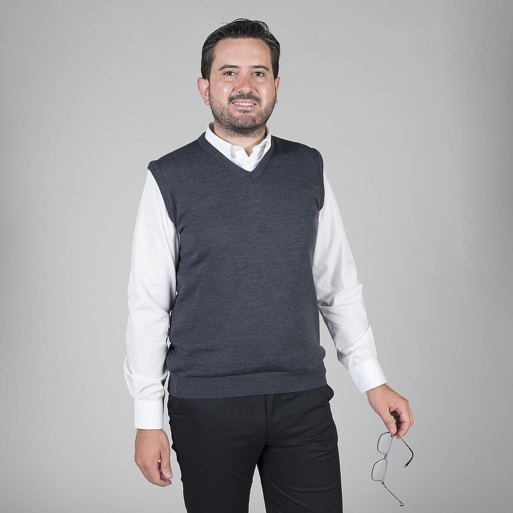 Chaleco pico hombre