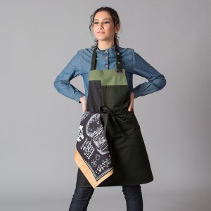 Delantal con peto combinado satinado 80x68 cm